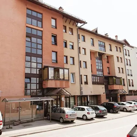Big With Excellent Location In Διαμέρισμα *