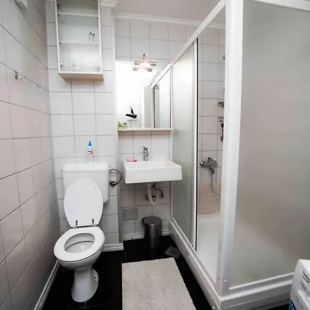 Big With Excellent Location In Διαμέρισμα *