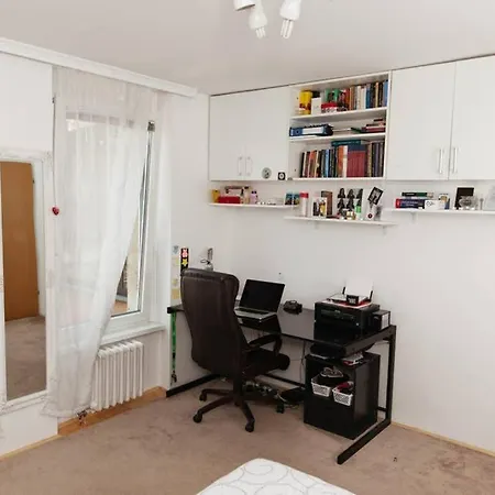 Big With Excellent Location In Διαμέρισμα Σαράγεβο
